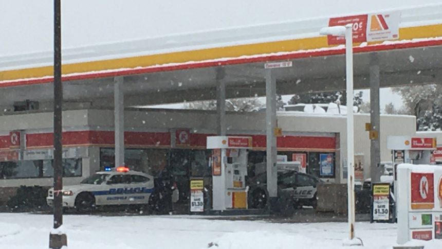 standoff ends peacefully at gas station in se colorado springs krdo standoff ends peacefully at gas station