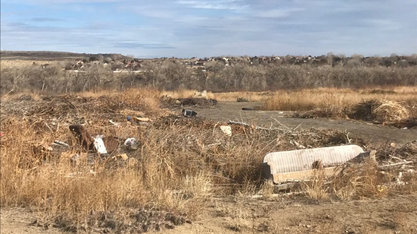 pueblo dumping Cropped