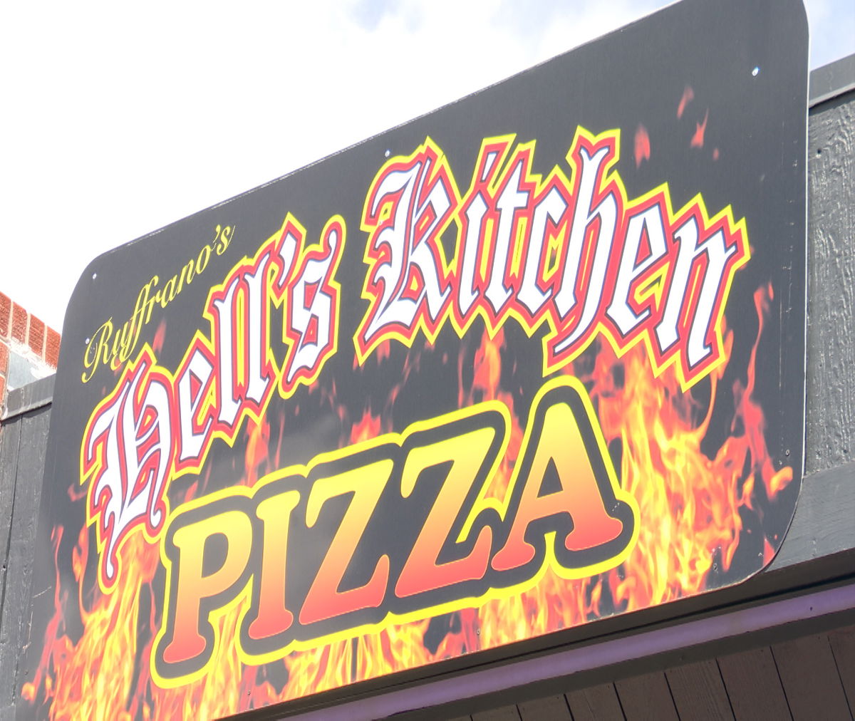 Pizzeria Offers Toilet Paper With Pizza Order Krdo