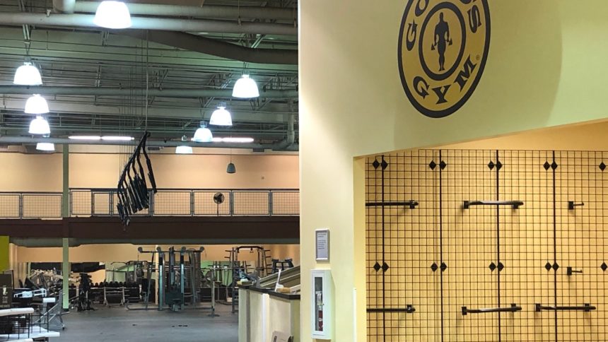 gold's gym Cropped