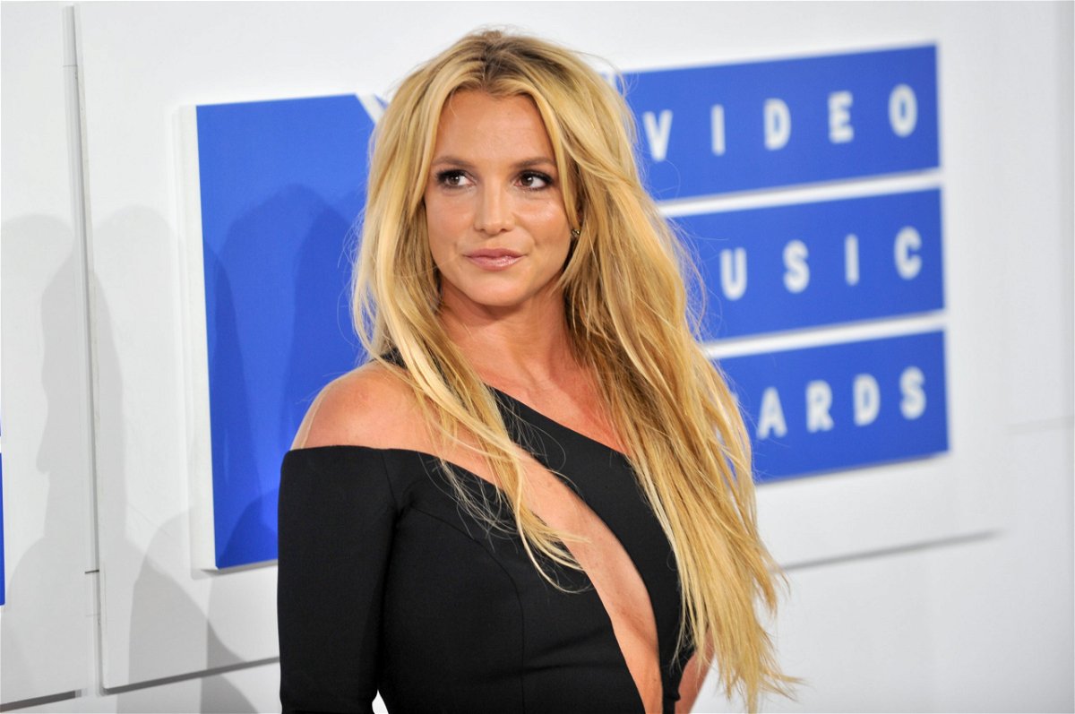 NEW YORK, NY - AUGUST 28:  Singer Britney Spears arrives at the 2016 MTV Video Music Awards at Madison Square Garden on August 28, 2016 in New York City.  (Photo by Allen Berezovsky/WireImage)