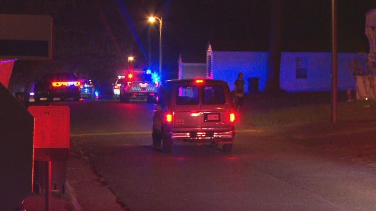 <i>KTBS</i><br/>Shreveport police are investigating a fatal shooting at the Pinecrest Mobile Village. LaDerrick Grant
