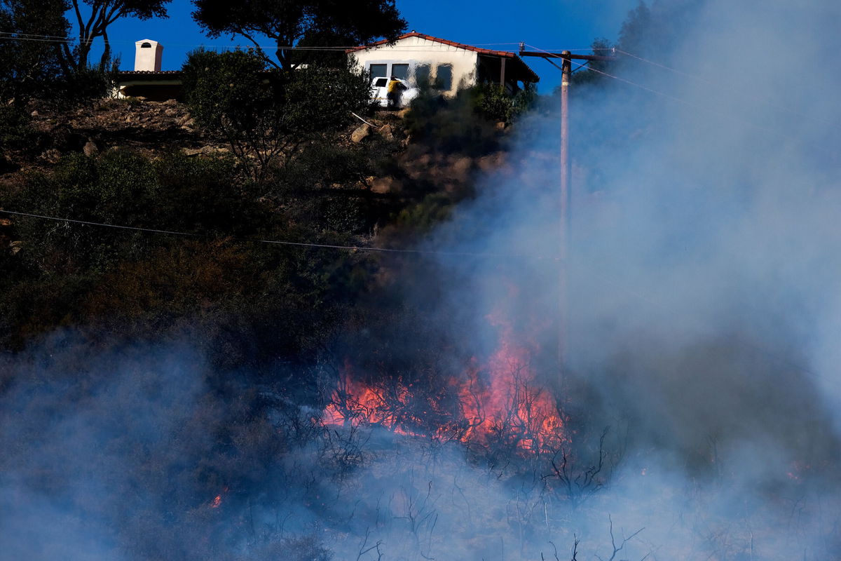 California's Alisal Fire Threatens Power Outages, Prompts Evacuations ...