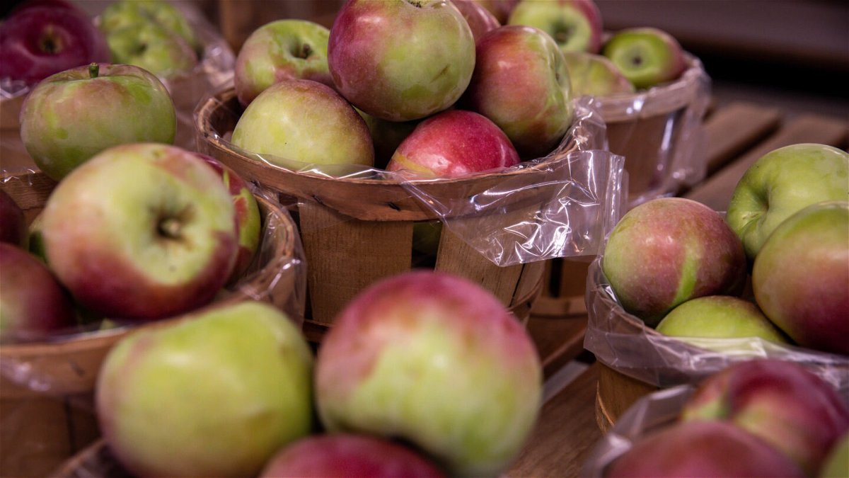 <i>Maranie Staab/Bloomberg/Getty Images</i><br/>Apples are displayed for sale at Owen Orchards in Weedsport