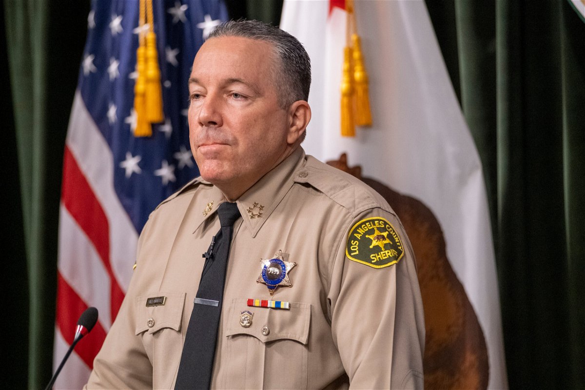 <i>Hans Gutknecht/MediaNews Group/Los Angeles Daily News/Getty Images</i><br/>A judge has ordered Los Angeles County Sheriff Alex Villanueva to answer questions in Kobe Bryant's widow's lawsuit.