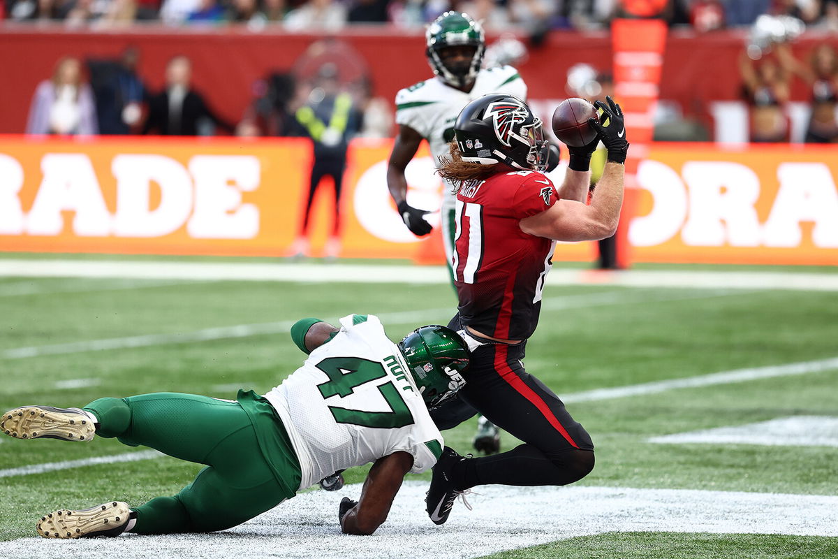 Atlanta Falcons vs. New York Jets: Myriad colors, a makeshift kicking net  and the national anthem sung from atop the stadium: the NFL returns to  London