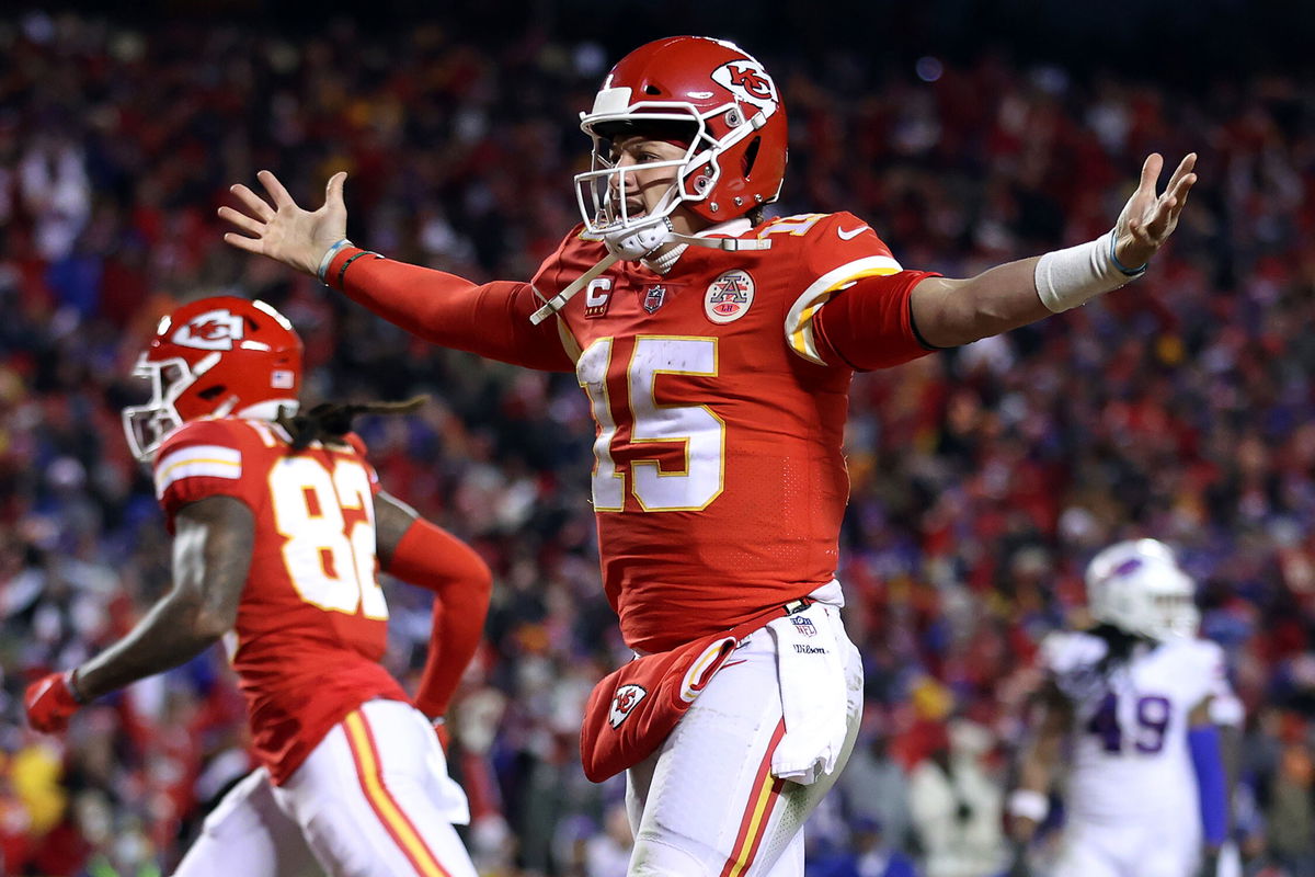 Patrick Mahomes becomes fastest QB to 200 career TDs