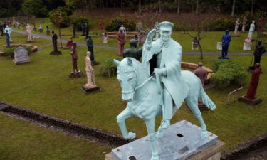 Hundreds of unwanted statues of former president Chiang Kai-shek were moved to a park in Taoyuan city