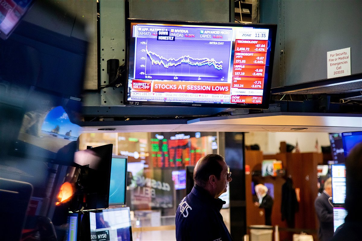 <i>Michael Nagle/Xinhua via Getty Images</i><br/>The S&P is having its worst start to a year since 1939. Pictured is the New York Stock Exchange on April 26.