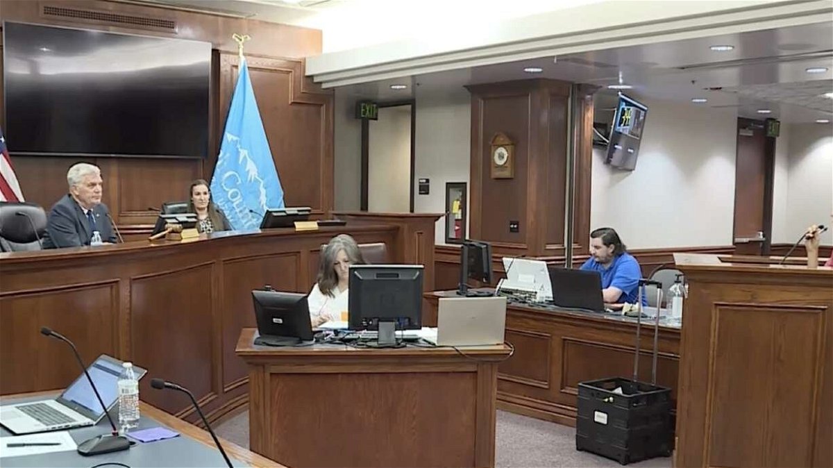 <i>KSL</i><br/>Utah County commissioners struck down a motion to investigate the release of a document related to the struggle between Utah County Attorney David Leavitt and Sheriff Mike Smith