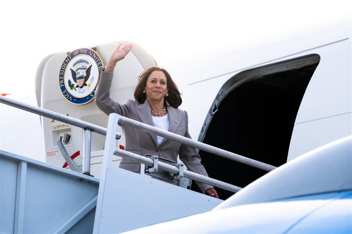 Kamala Harris embarks on midterm campaign swing to boost turnout -- and her own brand KRDO picture