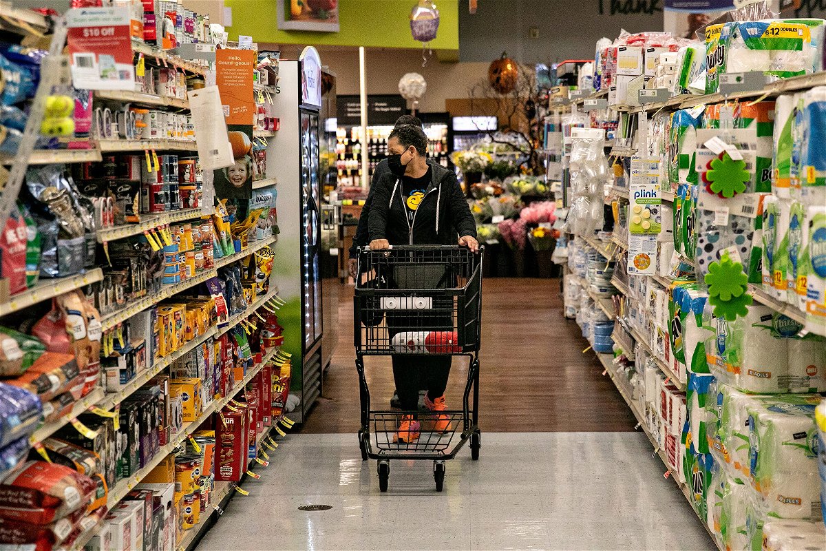 <i>Jason Armond/Los Angeles Times/Getty Images</i><br/>A shopper visits Albertsons at 3901 Crenshaw Blvd on October 14 in Los Angeles.