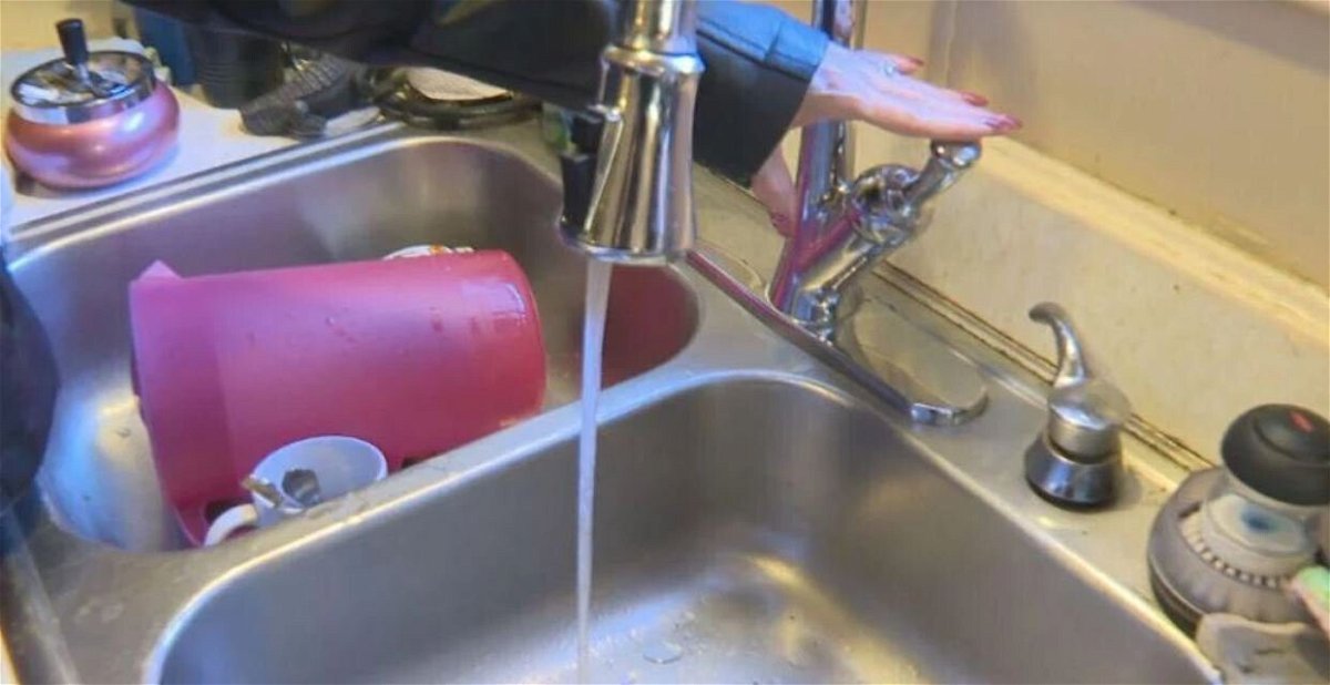 <i>KTBS</i><br/>Residents along East Topeka in the Highland neighborhood say they've had low water pressure -- sometimes almost no pressure -- for months. And they're wondering when the city will get around to fixing it.
