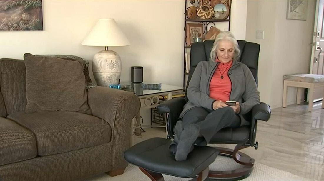 <i>KTVK/KPHO</i><br/>Cell phone company pursues a Chandler woman for $907 over phone she returned a year earlier.