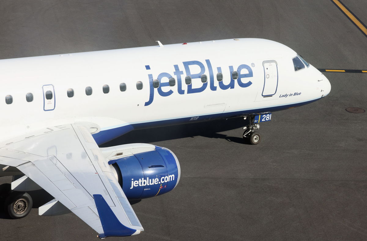 Fire On Board A JetBlue Plane Forces The Evacuation Of More Than 160 ...