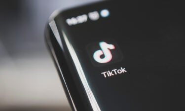 TikTok has been banned from electronic devices managed by the US House of Representatives.