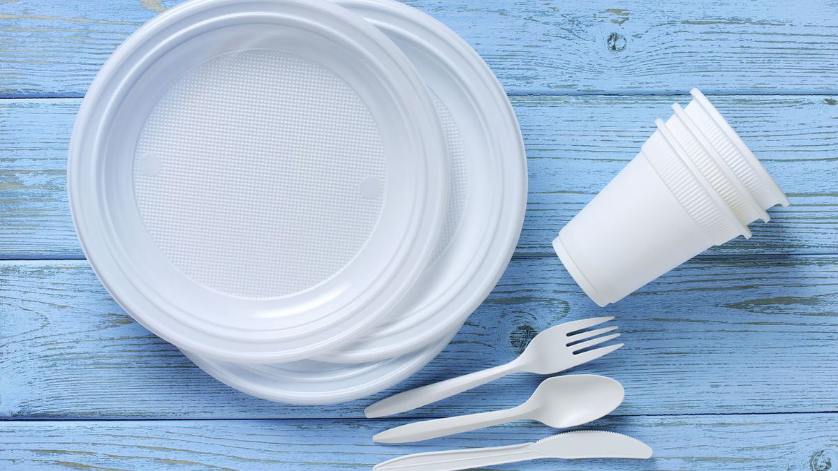 The UK government eyes banning single-use plastic cutlery, plates and other items.
