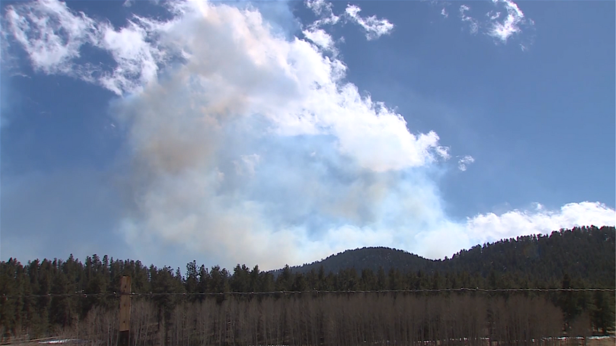Day 2 403 Fire: Blaze continues to grow, evacuations still in place - KRDO