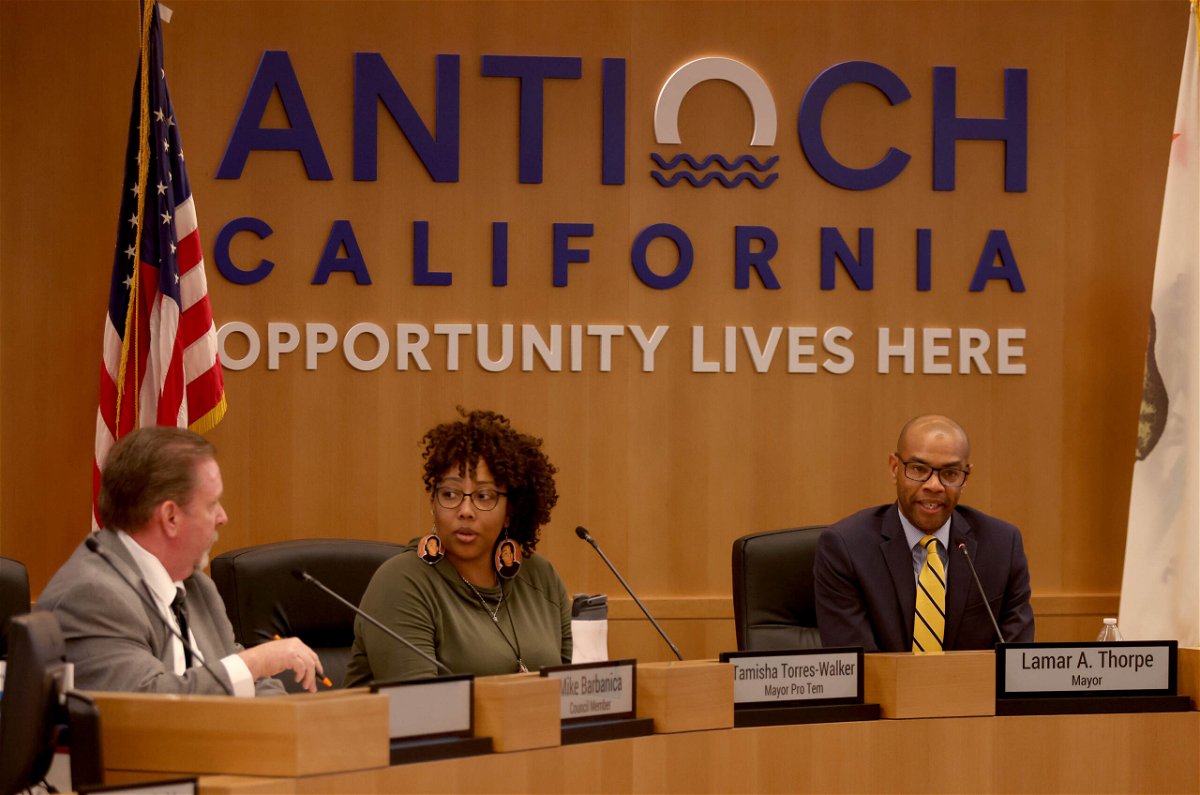 <i>Jane Tyska/Digital First Media/East Bay Times/Getty Images</i><br/>Antioch Mayor Lamar Thorpe and others attend a special city council meeting at City Hall on Tuesday