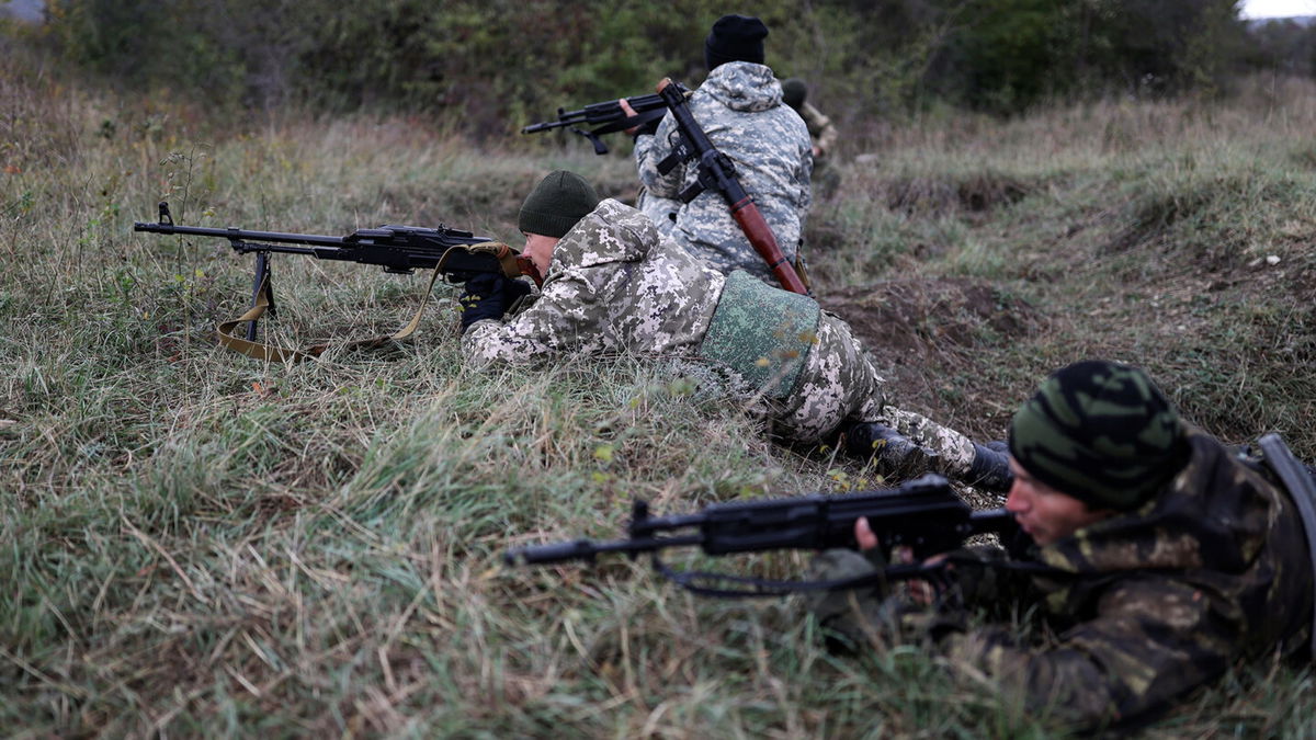 Hidden in plain sight: Can you spot the Ukrainian snipers?