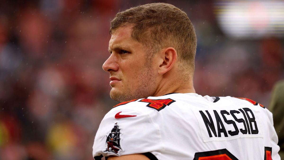 Carl Nassib Becomes First NFL Player to Come Out As Gay - The New York Times