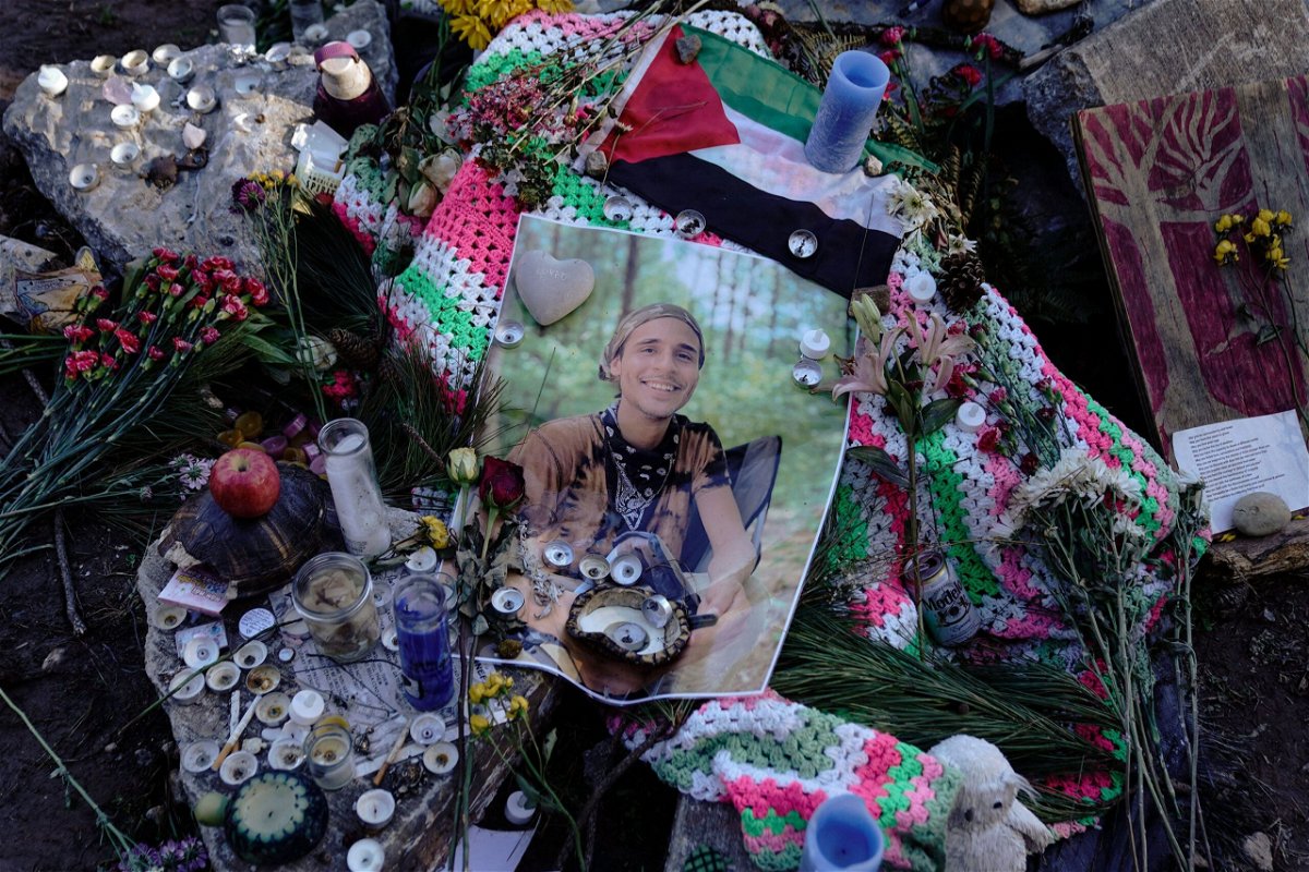 <i>Cheney Orr/AFP/Getty Images</i><br/>A makeshift memorial for environmental activist Manuel Paez Teran