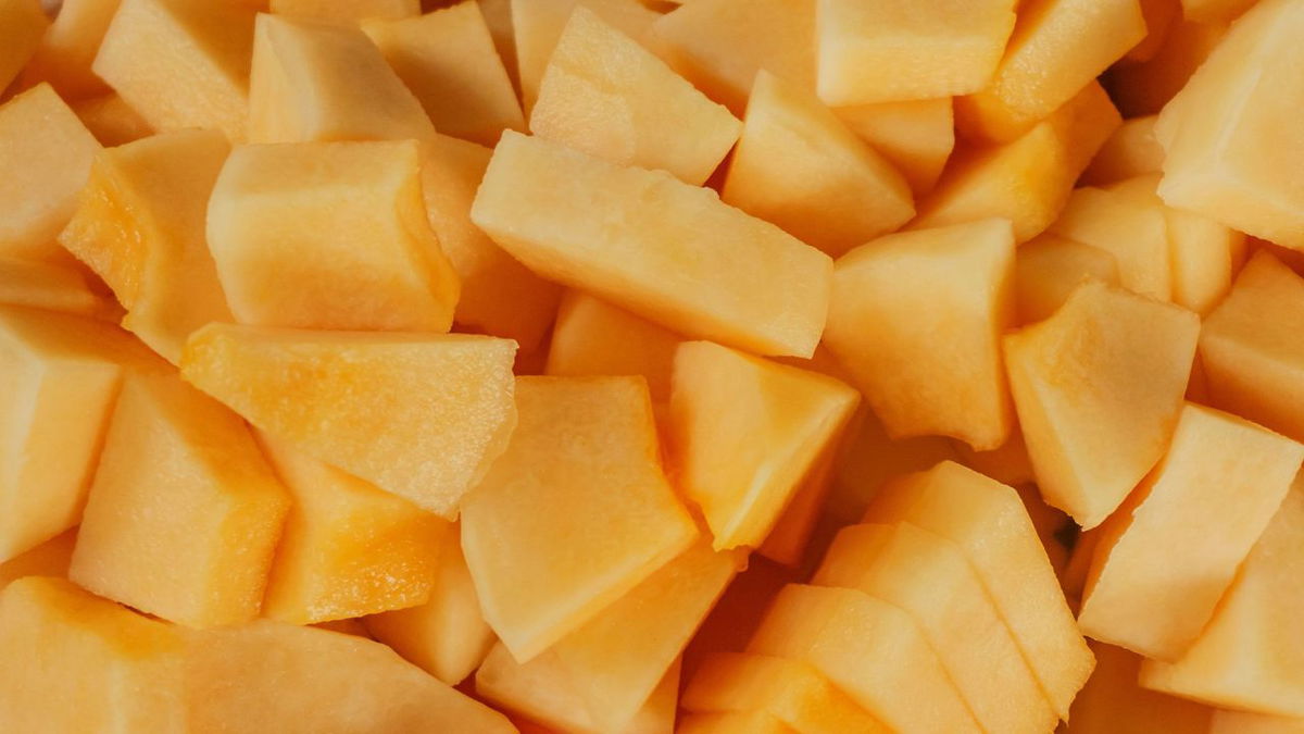 Cantaloupes that are contaminated with salmonella continue to make people sick across the country, the US Centers for Disease Control and Prevention warned November 30.
