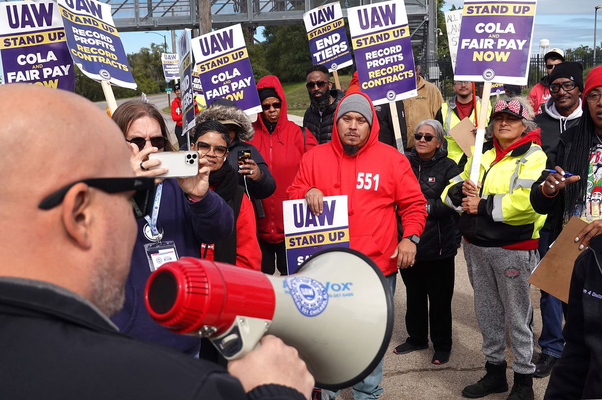 UAW Members At Ford And Stellantis Approve Contract | KRDO