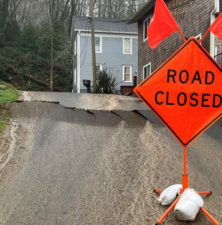 <i></i><br/>A slow moving mudslide in Astoria