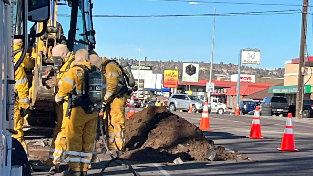 Crews working on the natural gas pipe