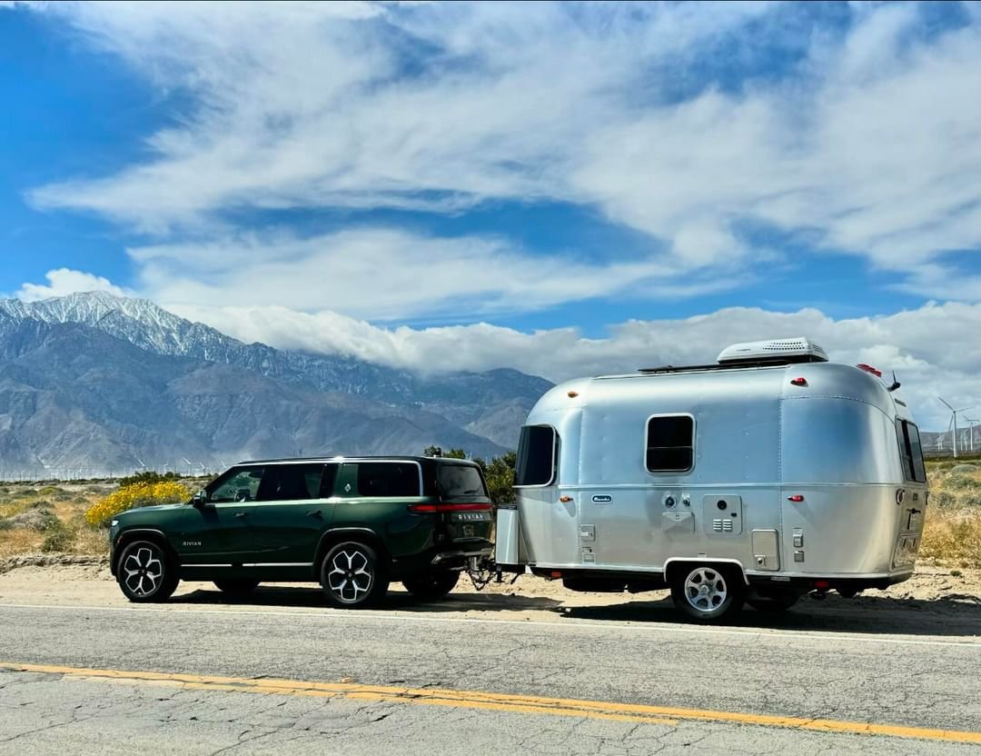 <i>Courtesy Mike Kowal via CNN Newsource</i><br/>Mike Kowal’s Rivian R1S towing an Airstream trailer on March 24