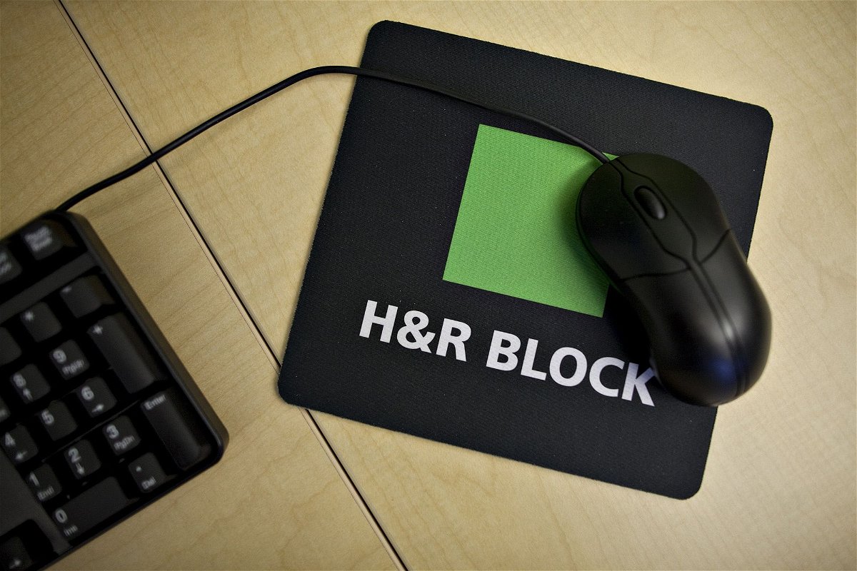<i>Daniel Acker/Bloomberg/Getty Images via CNN Newsource</i><br/>Some H&R Block customers who waited until the last day to file their taxes faced frustrating outages that began Sunday night