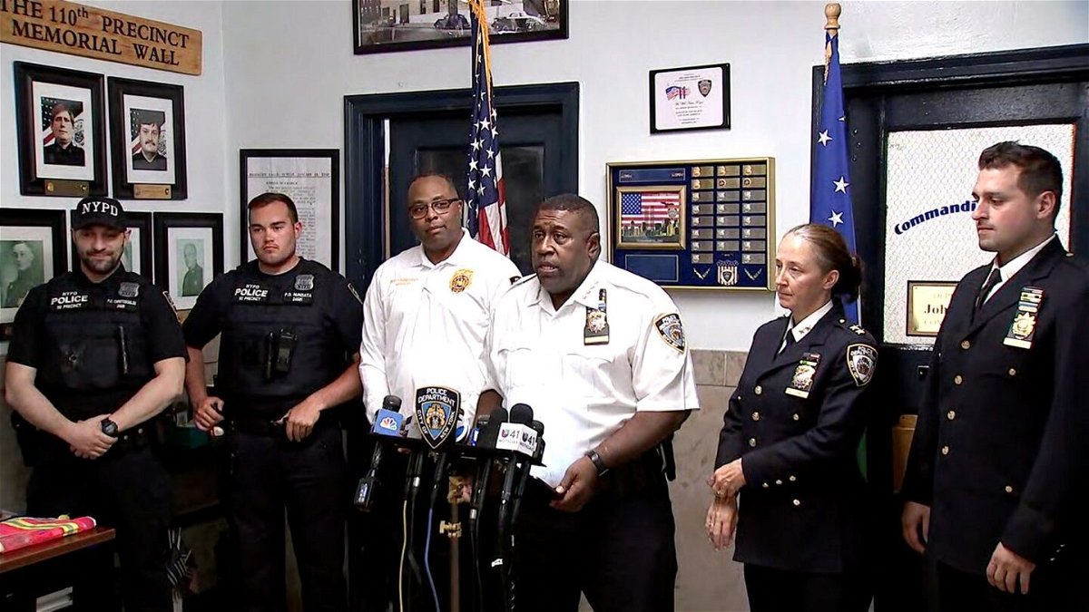 <i>WABC via CNN Newsource</i><br/>A man was found with a loaded gun and other weapons