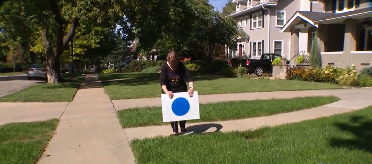 <i>KETV via CNN Newsource</i><br/>'Blue dot' signs popping up in Omaha