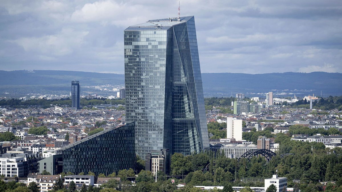 <i>Boris Roessler/picture-alliance/dpa/AP via CNN Newsource</i><br/>The European Central Bank building in Frankfurt