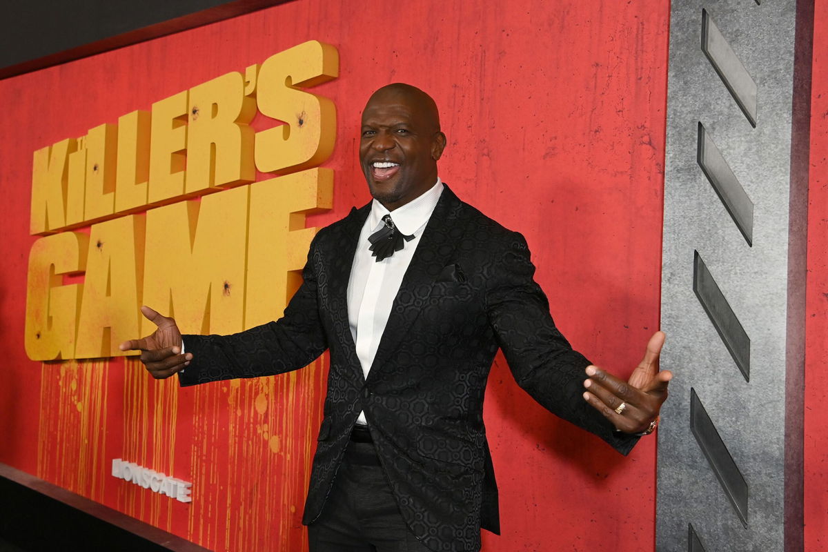 <i>Revolution Studios/Wayans Bros. Entertainment/Gone North Productions via CNN Newsource</i><br/>(From left) Marlon Wayans and Terry Crews in 'White Chicks.'