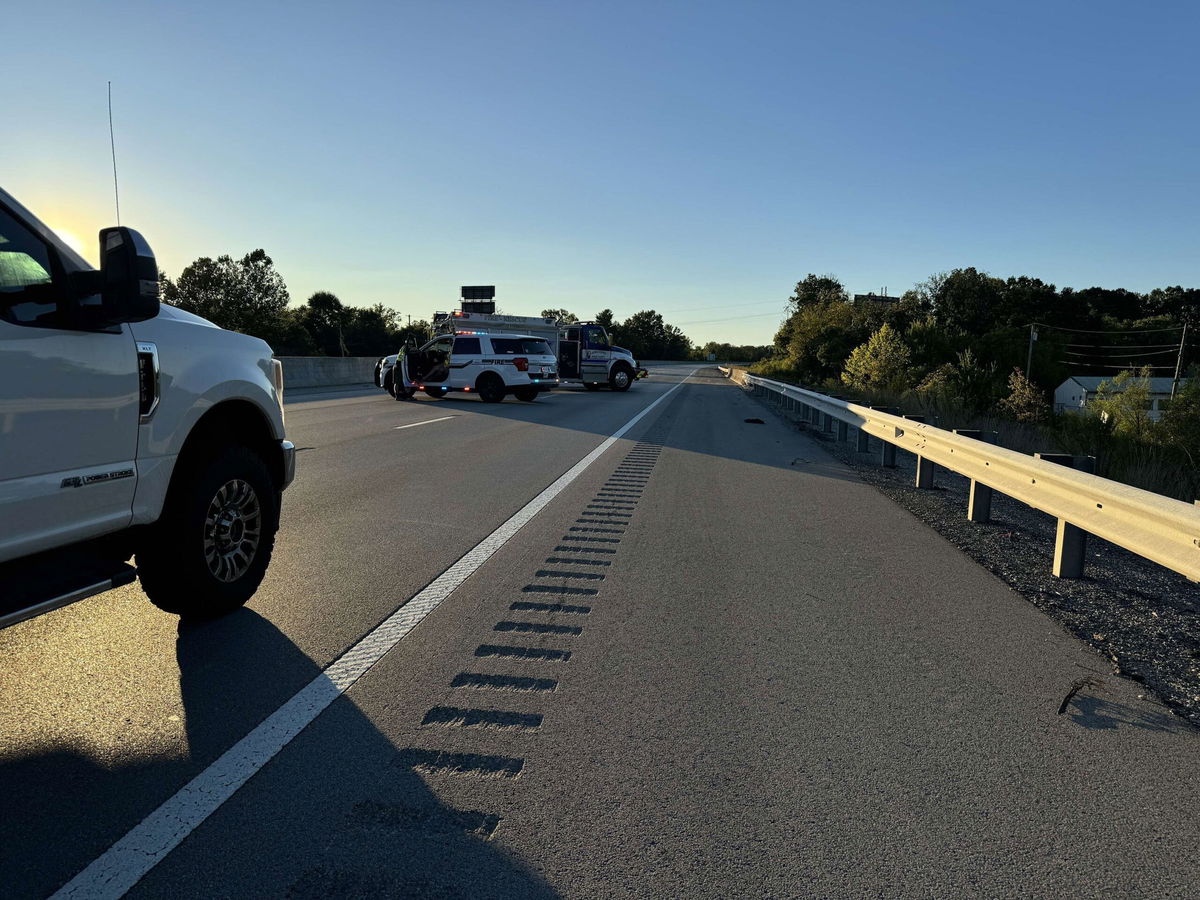 <i>Matt Downing via CNN Newsource</i><br />Authorities block traffic on I-75 in Laurel County