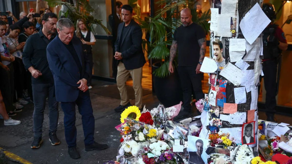 Geoff Payne, father of former One Direction band member Liam Payne, stands near a makeshift memorial outside the hotel where Liam Payne was found dead after he fell from a third-floor hotel room balcony, in Buenos Aires, Argentina, October 18, 2024. Tomas Cuesta/Reuters