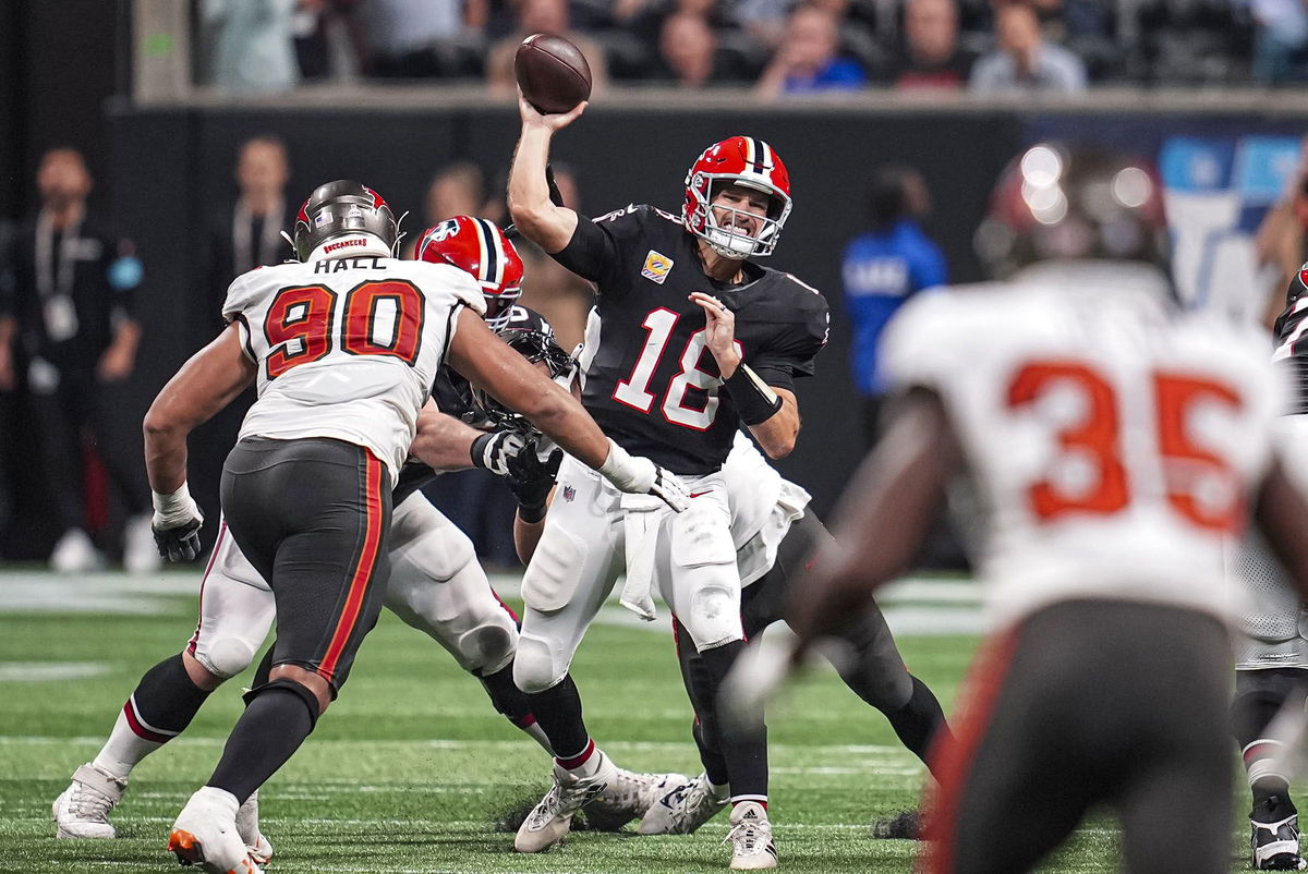 <i>Dale Zanine/USA TODAY Sports/Reuters via CNN Newsource</i><br/>Kirk Cousins passes the ball against the Bucs in the second half.