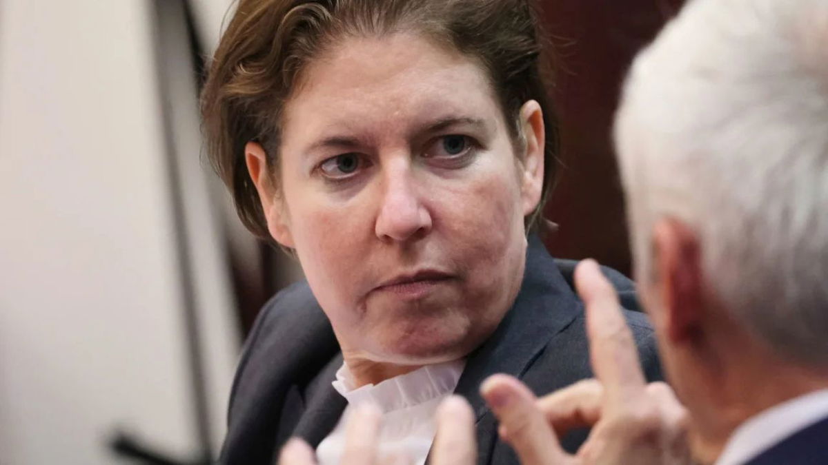 Defendant Sarah Boone talks with defense attorney James Owens before closing arguments in her trial Friday, Oct. 25, 2024, in Orlando, Florida. Ricardo Ramirez Buxeda/Orlando Sentinel/Pool/AP