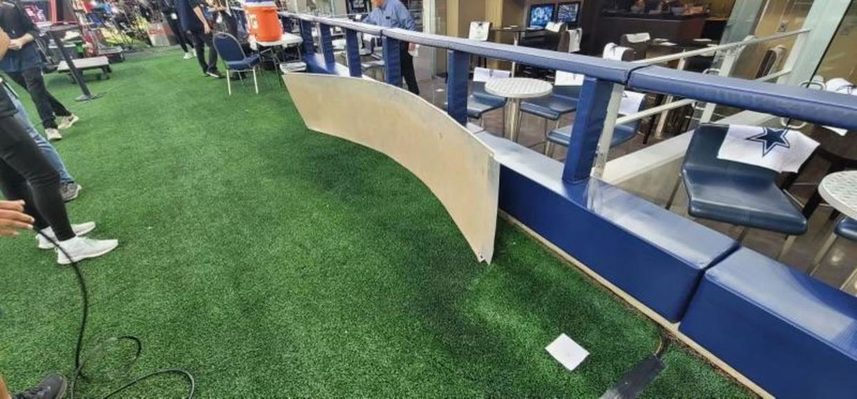 <i>KTVT via CNN Newsource</i><br/>A piece of metal and small debris fell onto the field while AT&T Stadium's retractable roof was being opened Monday before the Cowboys-Texans game.