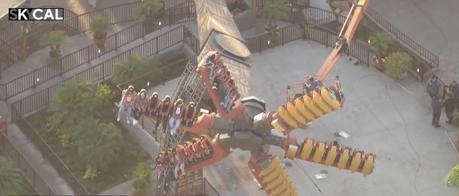 <i>KCAL via CNN Newsource</i><br/>A group of Knott's Berry Farm park-goers was stuck midair on  