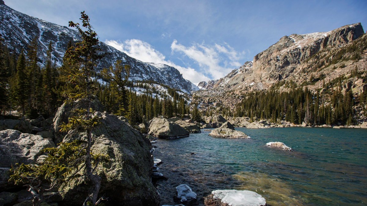 Veterans, military members can get free entry to Colorado state parks