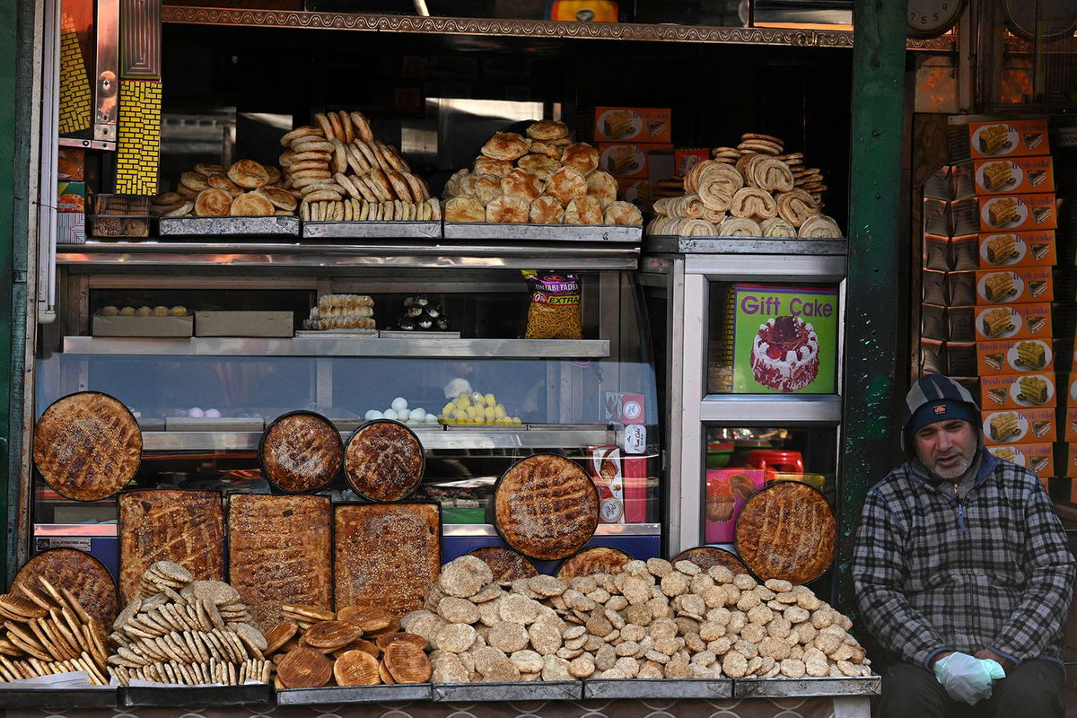 <i>Faisal Khan/Anadolu Agency/Getty Images via CNN Newsource</i><br/>A baker prepares bread in Srinagar