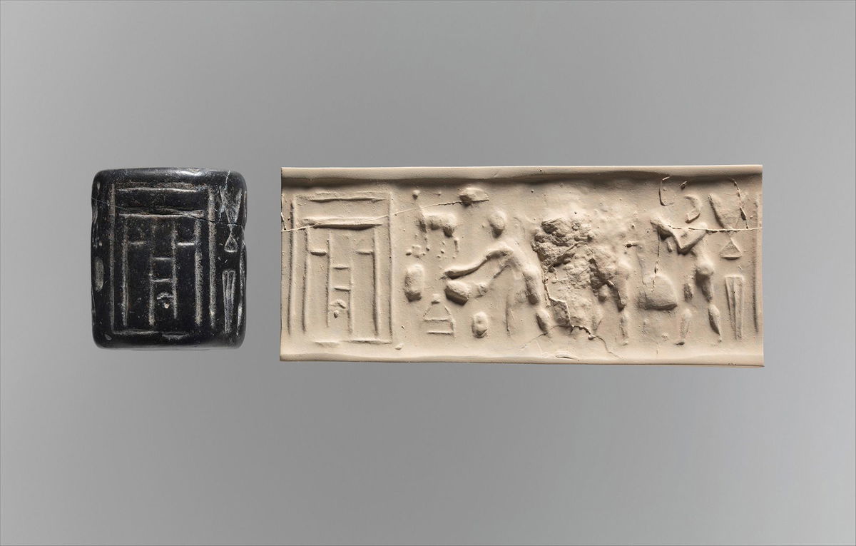 <i>Sepia Times/Universal Images Group/Getty Images via CNN Newsource</i><br/>A carved cylinder seal (left)