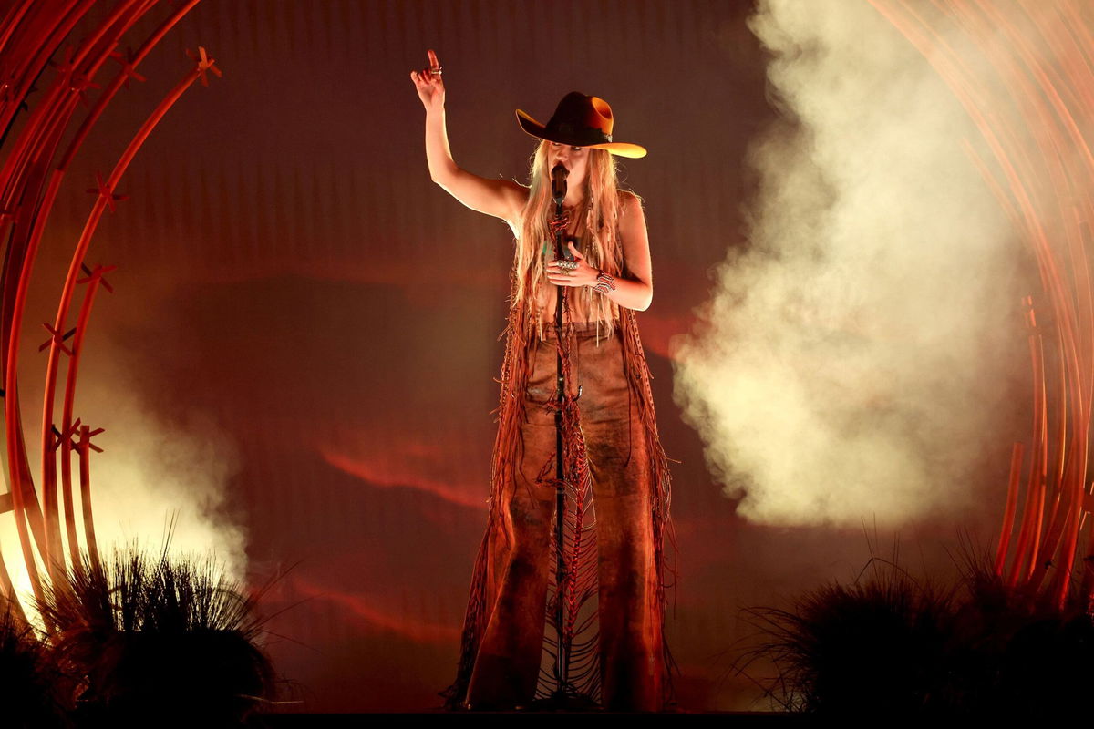 <i>Terry Wyatt/Getty Images via CNN Newsource</i><br/>Lainey Wilson performing at the 2023 CMA Awards in Nashville.