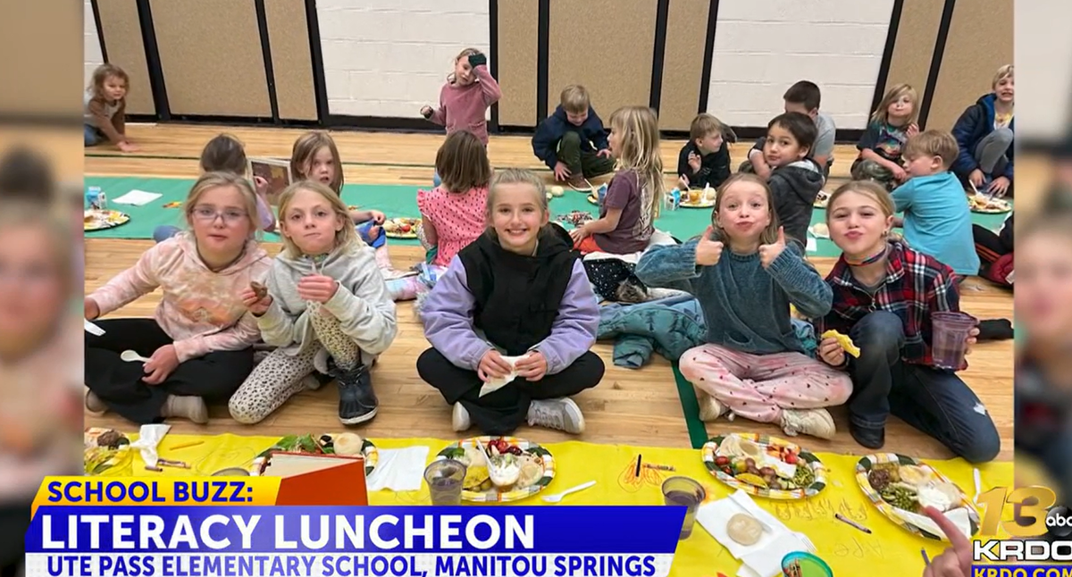 The School Buzz: Ute Pass Elementary students serve Thanksgiving to school with 'Literacy Luncheon'