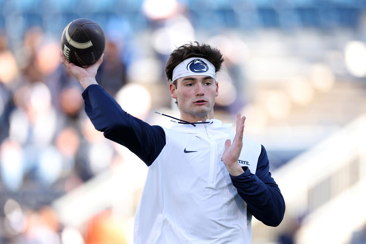 <i>Scott Taetsch/Getty Images via CNN Newsource</i><br/>Beau Pribula warms up ahead of a game against Ohio State in November 2.