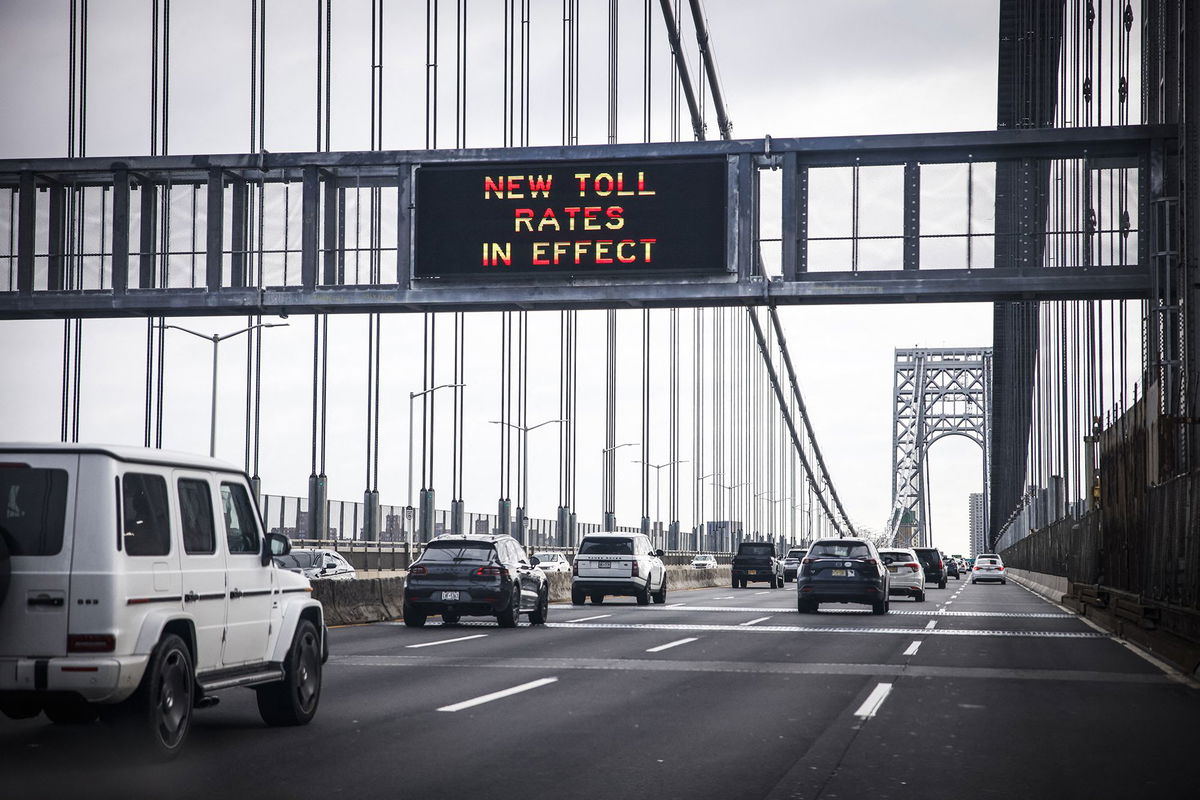 <i>NDZ/STAR MAX/IPx/AP via CNN Newsource</i><br/>Congestion Relief Zone signage on Second Avenue as congestion pricing takes effect on January 5